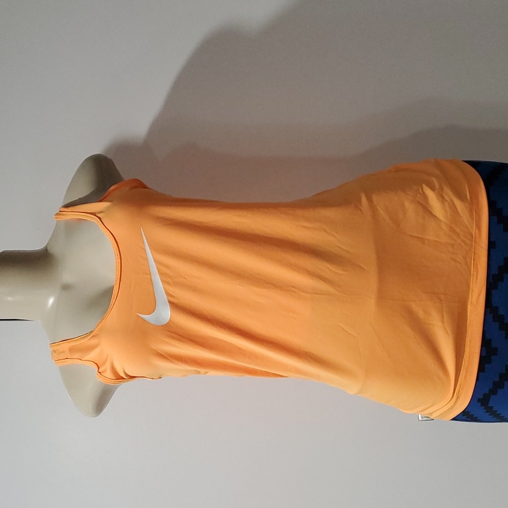 Nike pro Nike  dri fit tank top new without tags